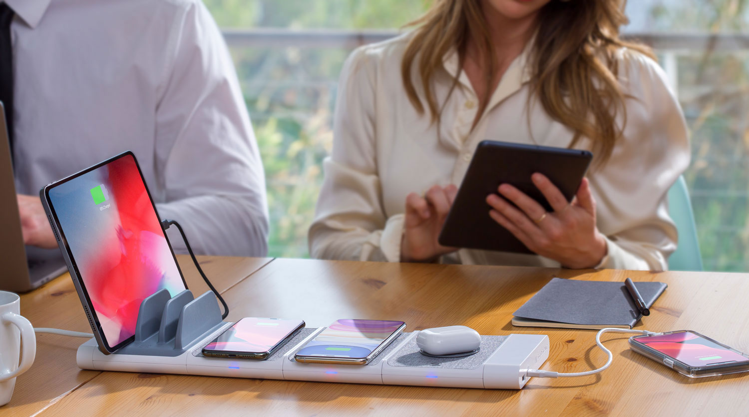 Achieving a Tidy Desk Setup: Organization Tips