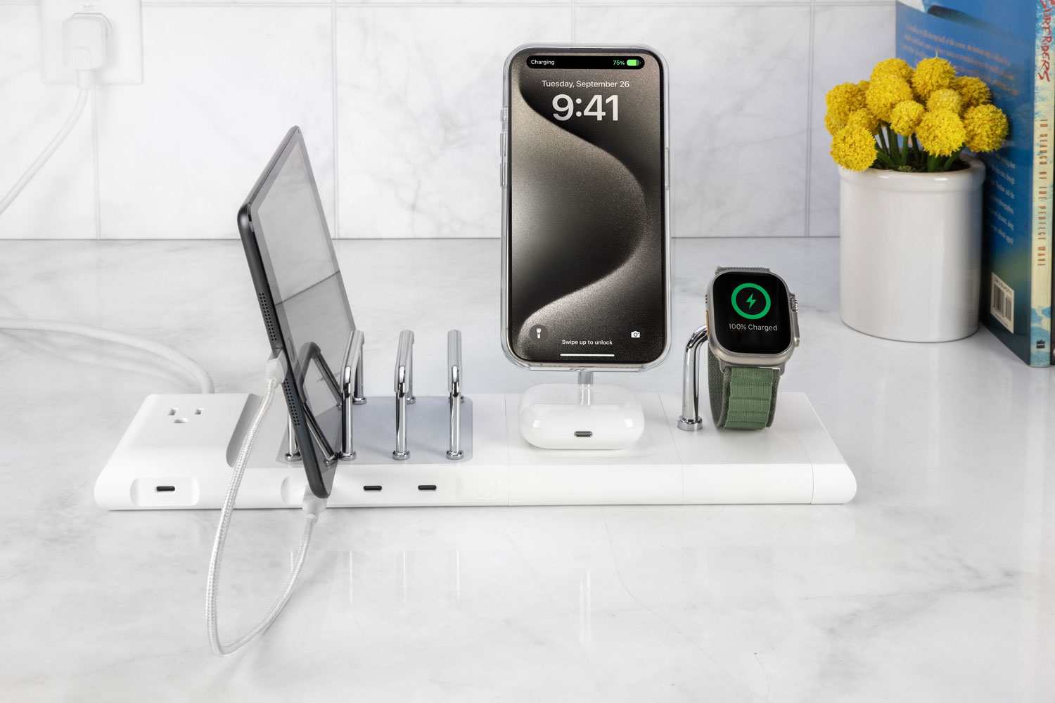 iphone, ipad, Airpods, Apple Watch charging via Scosche modular charger
