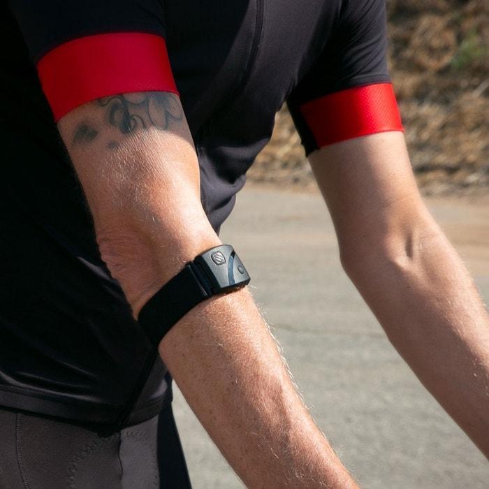 heart rate monitor close up of man wearing black heart rate monitor